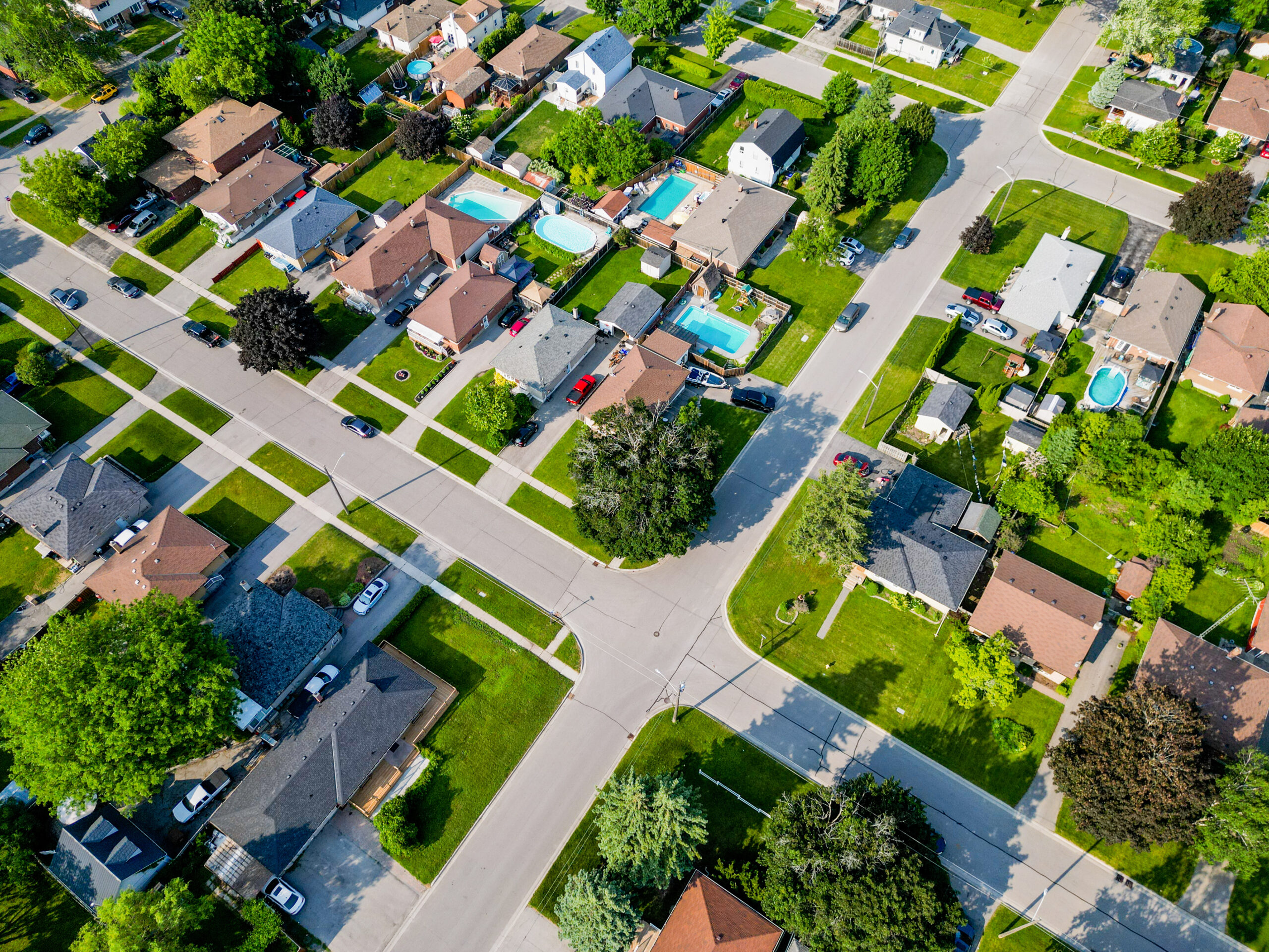 Oshawa Ontario homes and community streetscape